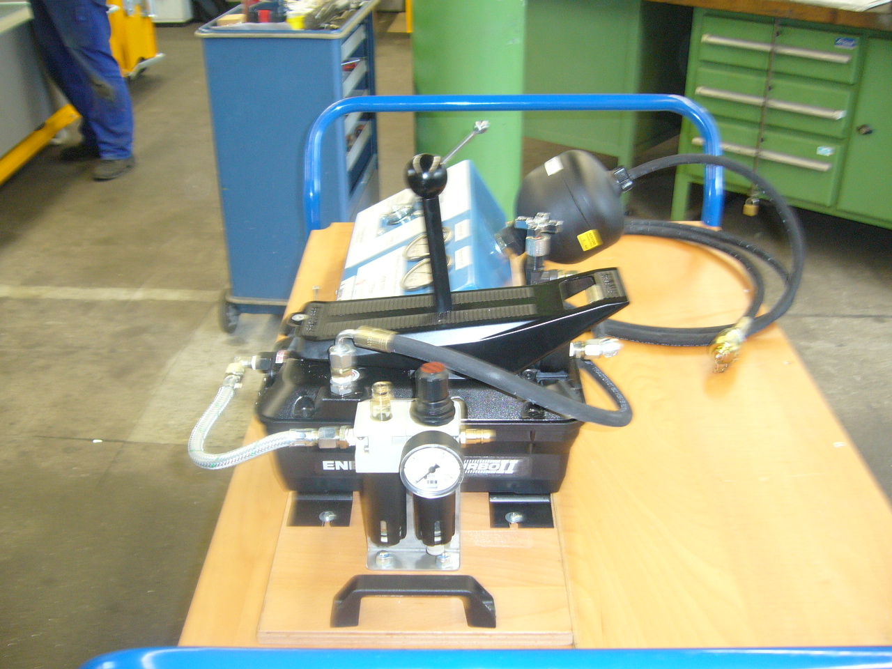 大慶等壁厚螺旋加工設(shè)備價(jià)格表技術(shù)雄厚